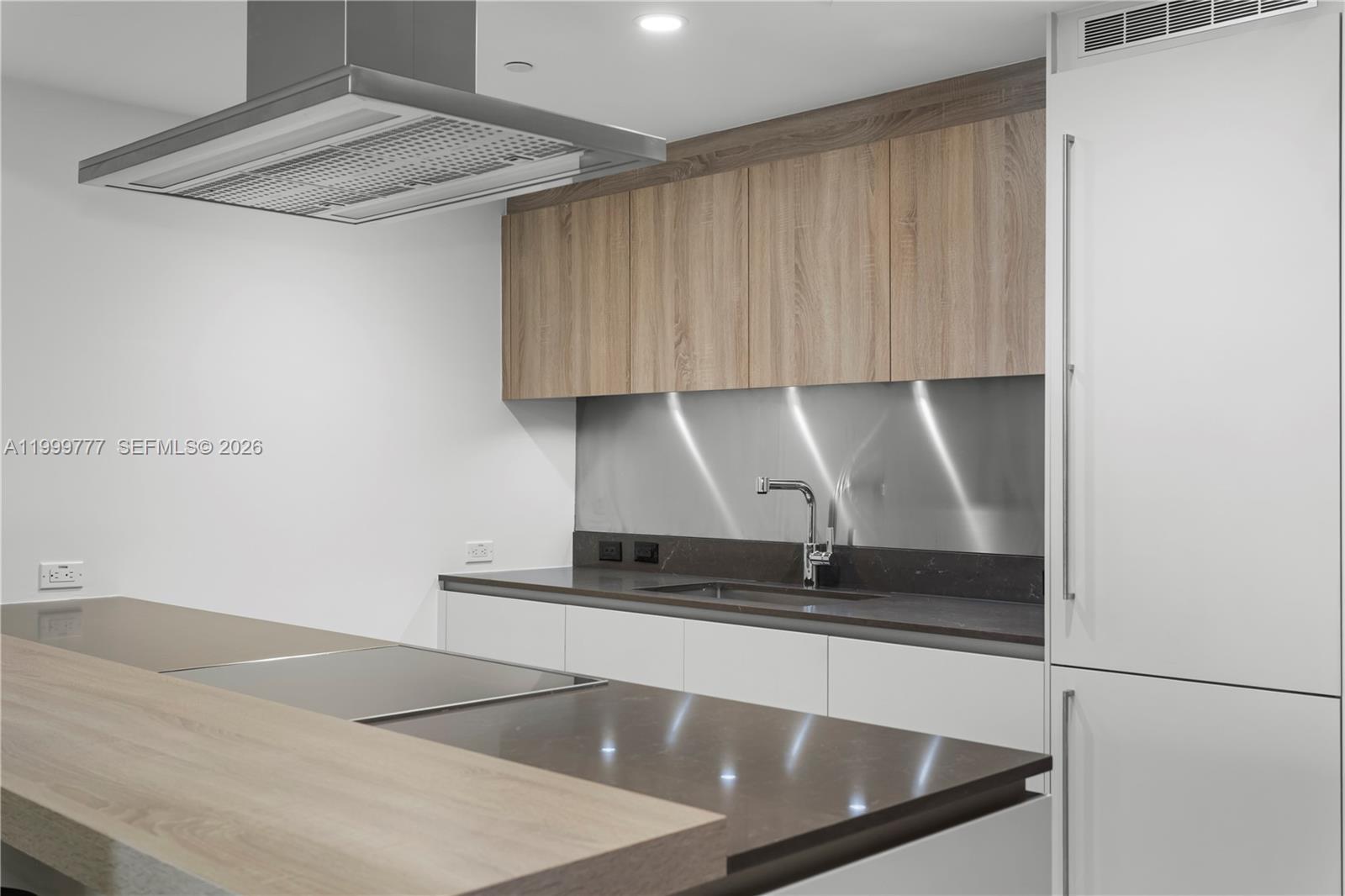 1000 Brickell Plz #2003, Miami FL 33131