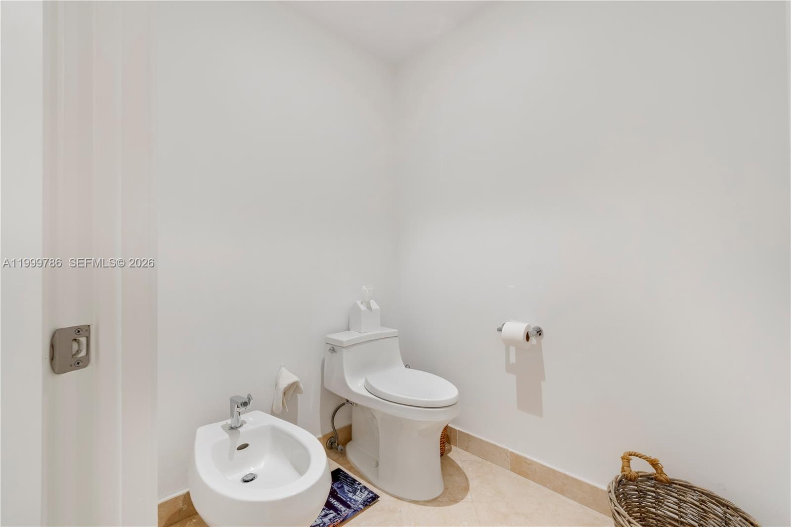 789 Crandon Blvd #1003, Key Biscayne FL 33149