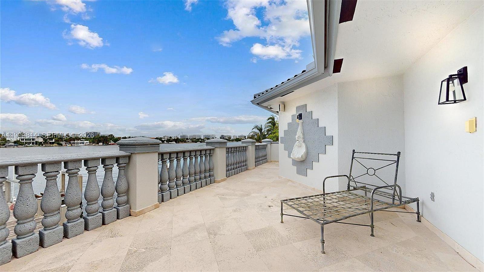 1131 Stillwater Dr, Miami Beach FL 33141