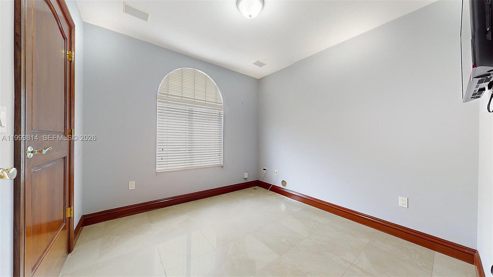 1131 Stillwater Dr, Miami Beach FL 33141