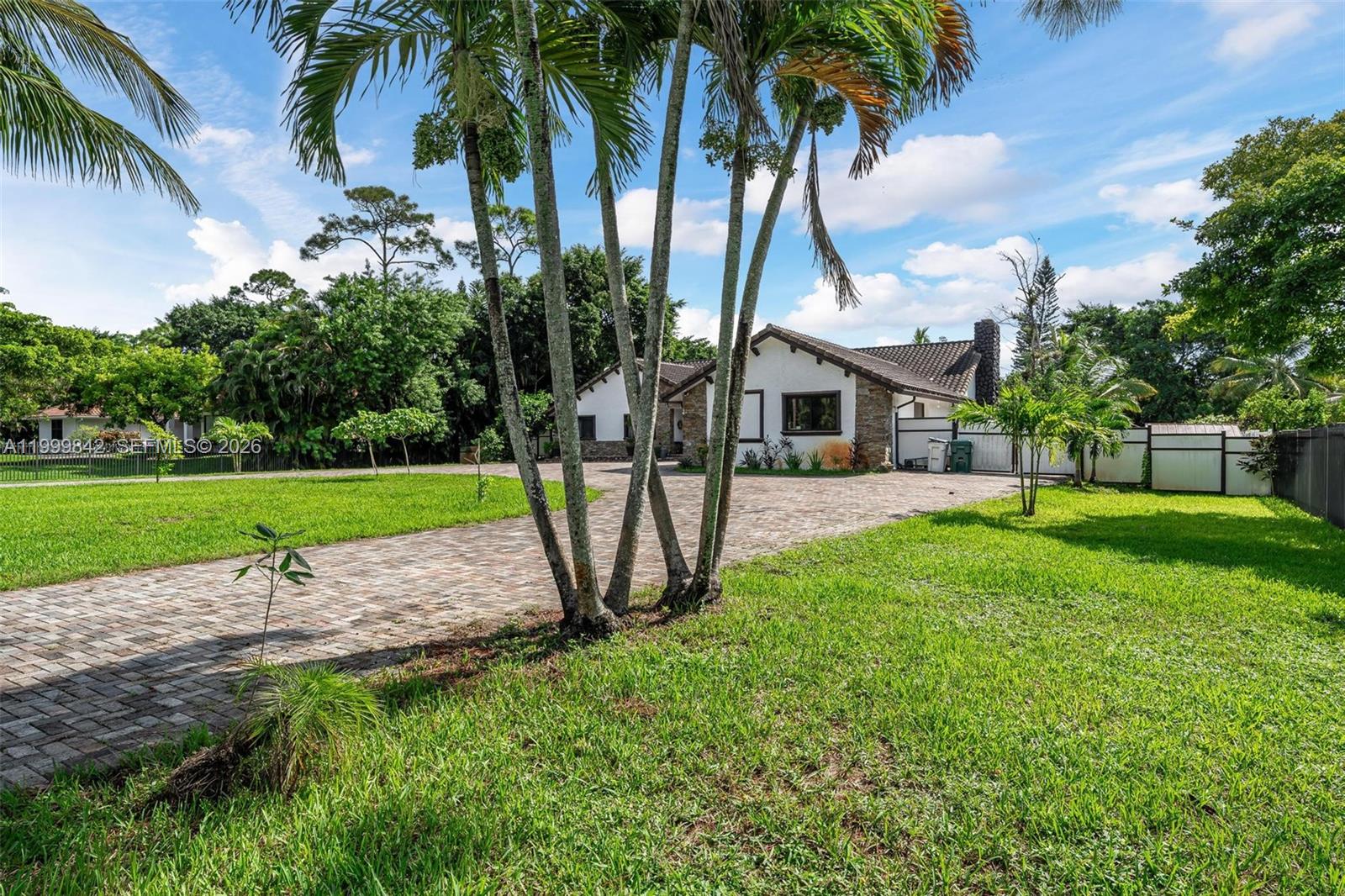 6252 NW 65th Ter, Parkland FL 33067