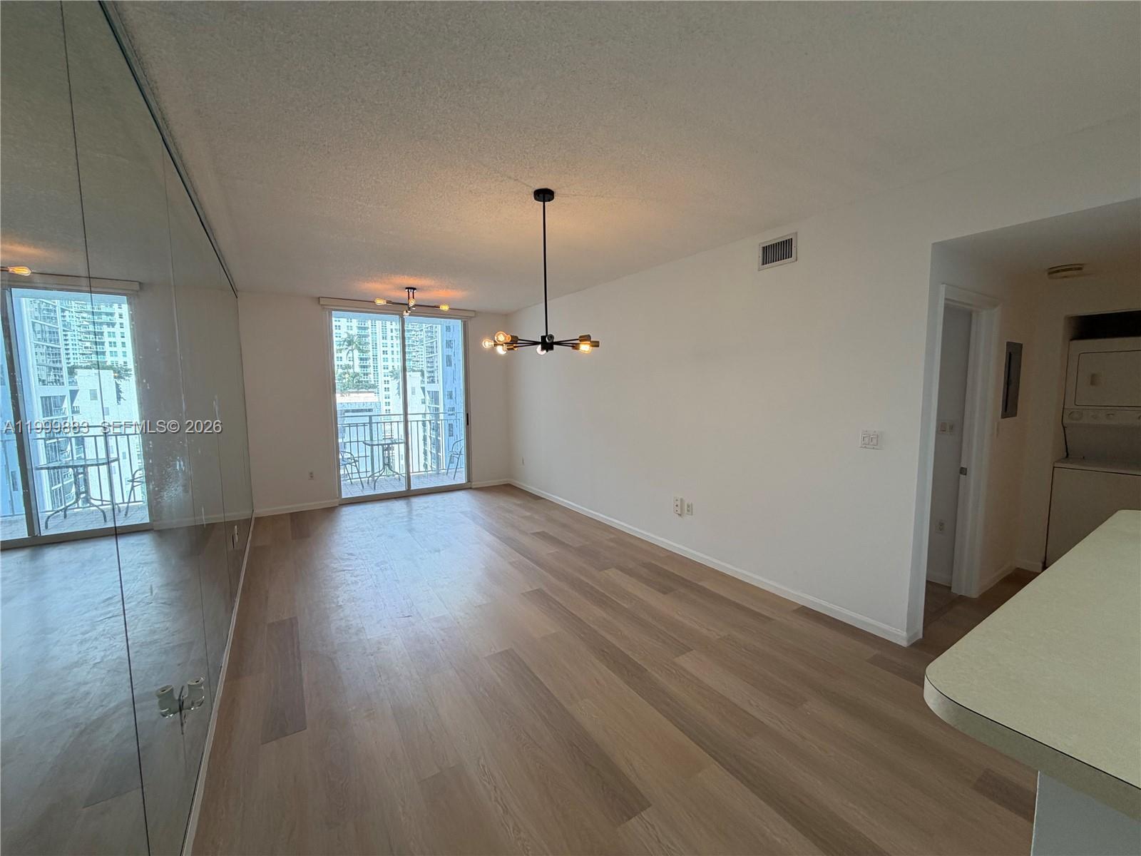 185 SE 14th Ter #1411, Miami FL 33131