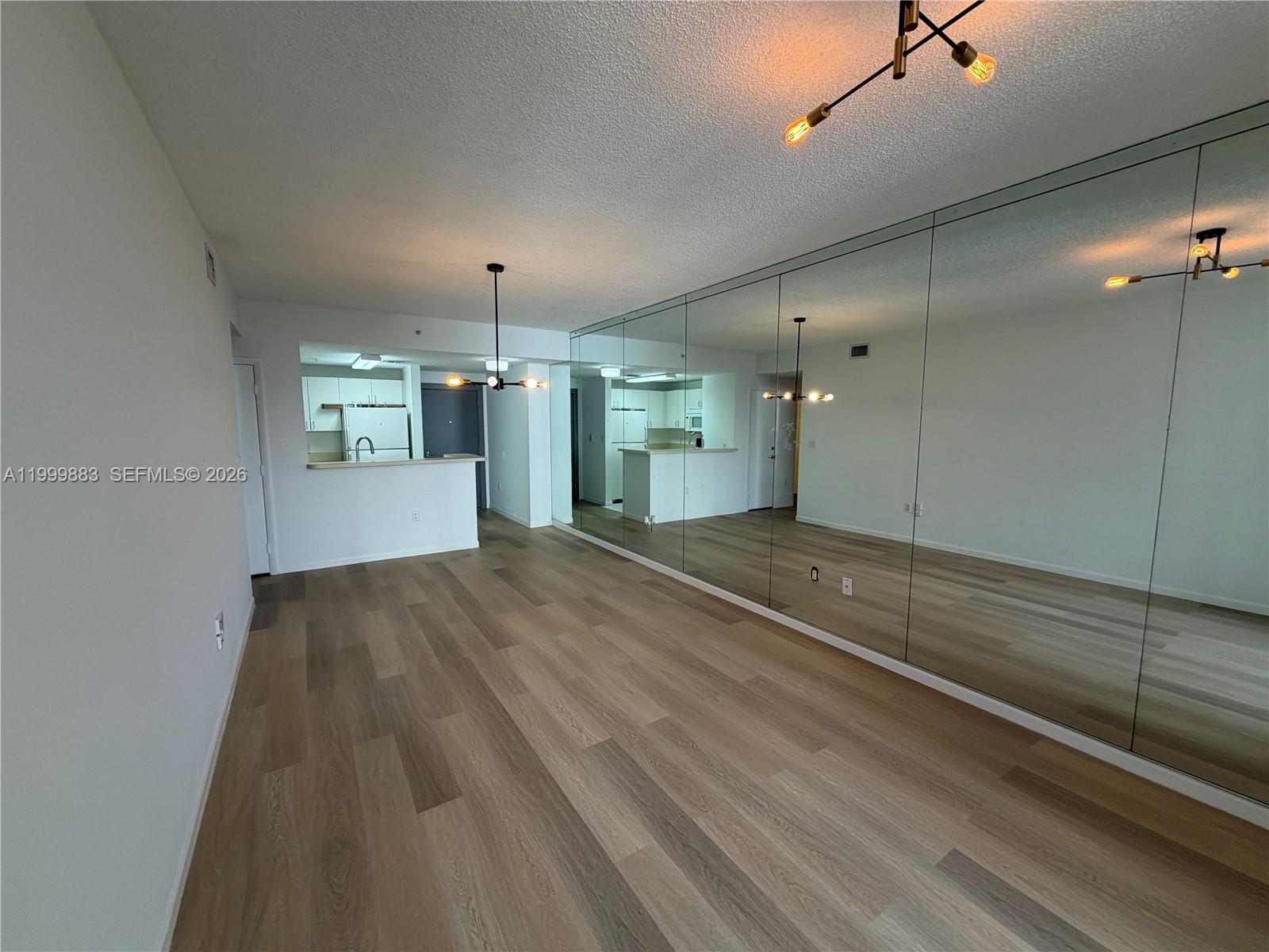 185 SE 14th Ter #1411, Miami FL 33131
