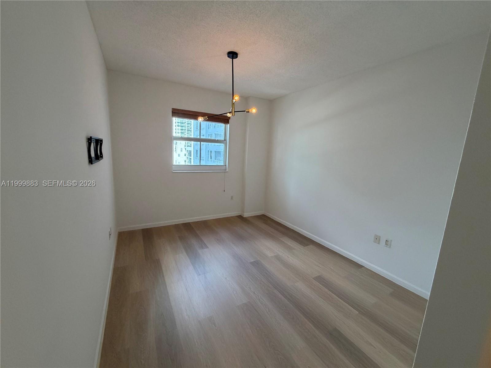 185 SE 14th Ter #1411, Miami FL 33131