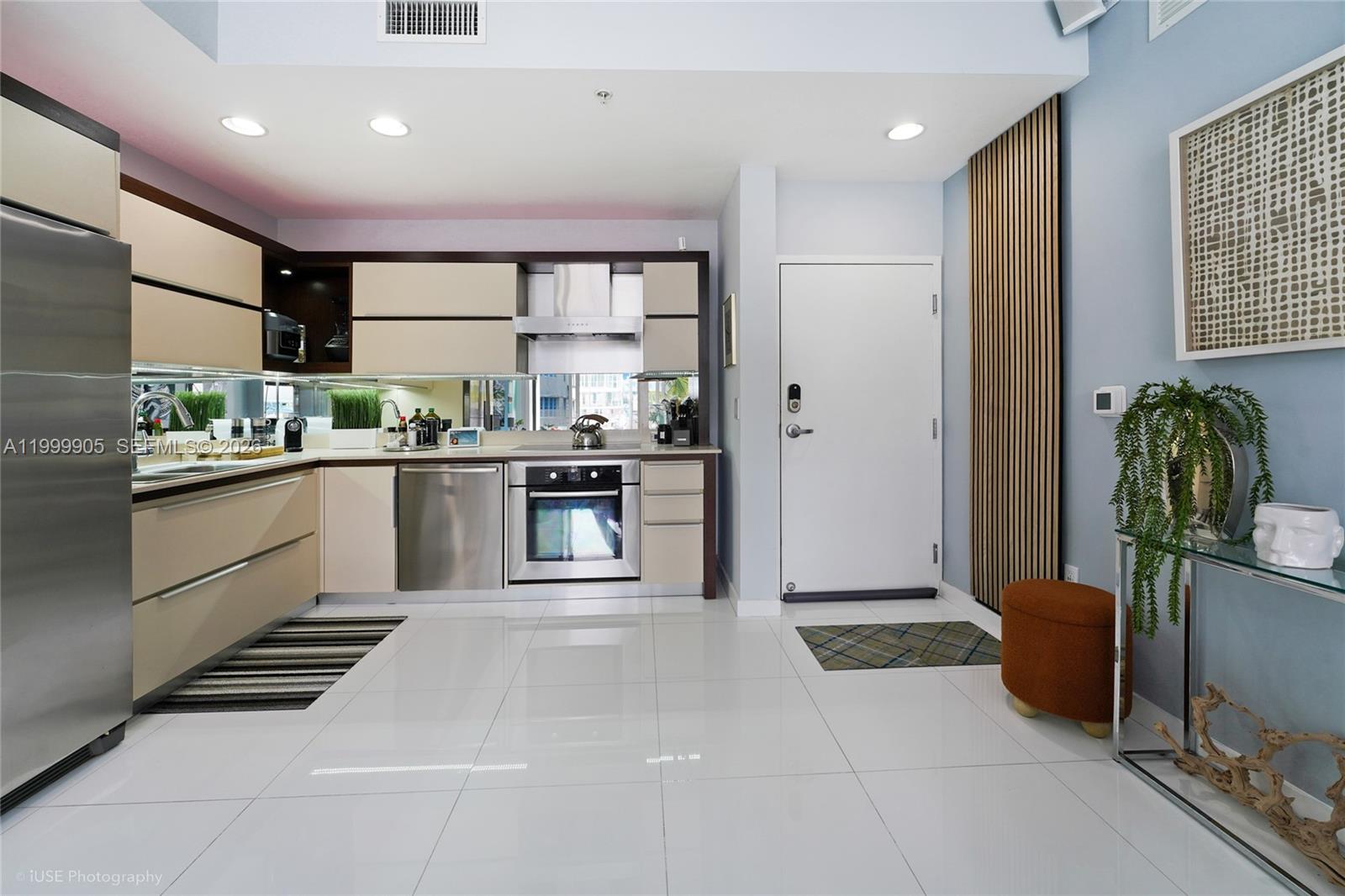 2100 Park Ave #210, Miami Beach FL 33139