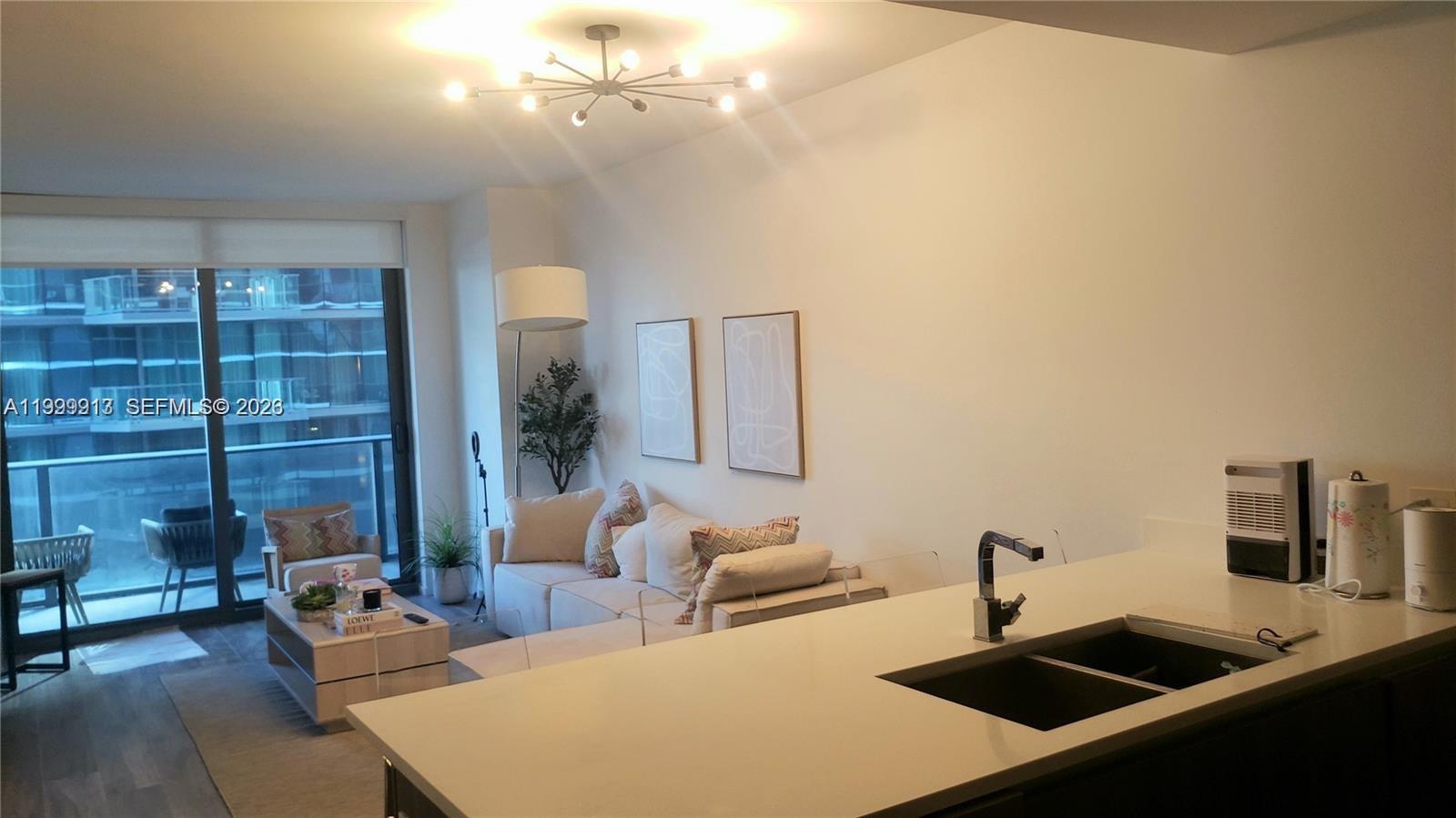 801 S Miami Ave #1008, Miami FL 33130