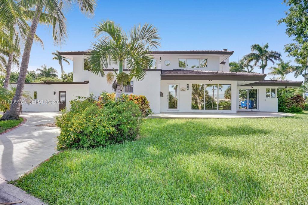 911 N Northlake Dr, Hollywood FL 33019