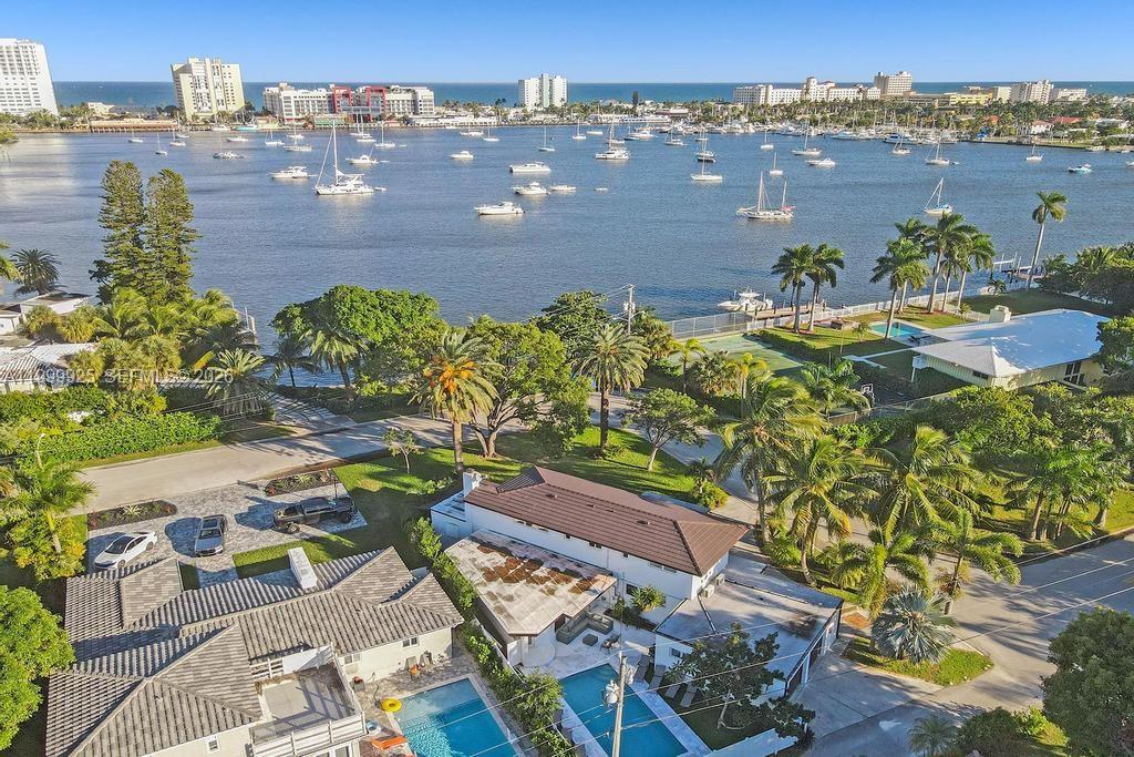 911 N Northlake Dr, Hollywood FL 33019