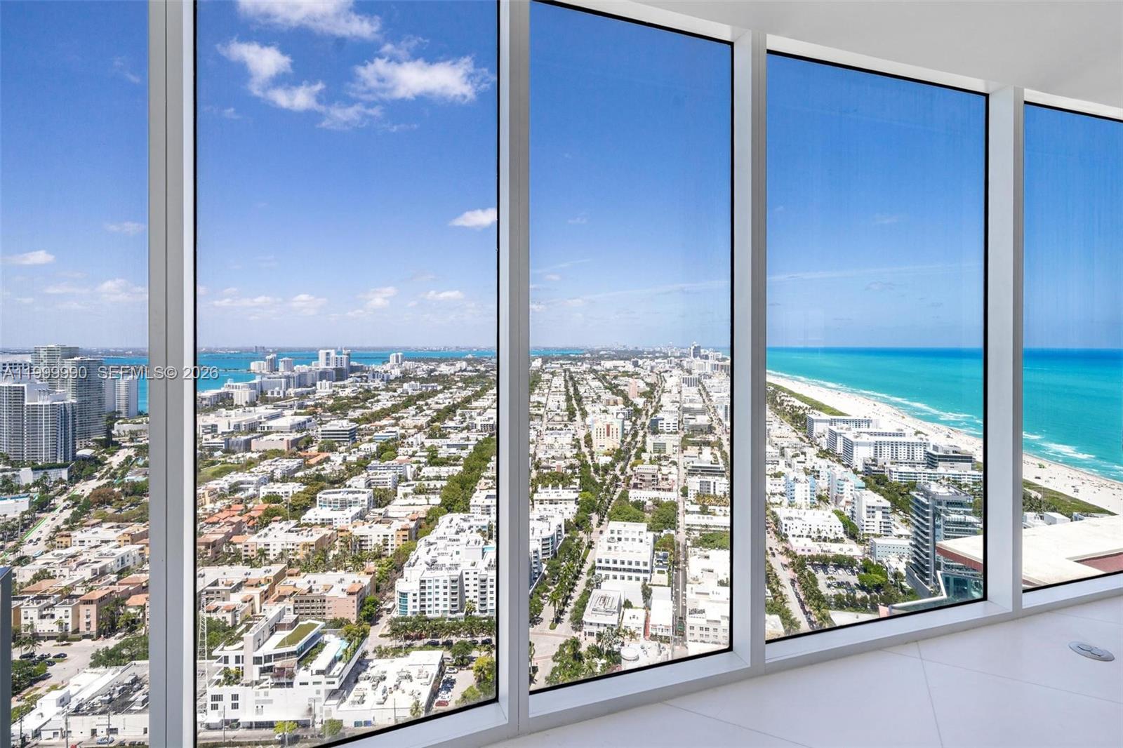 300 S Pointe Dr #PH-5, Miami Beach FL 33139