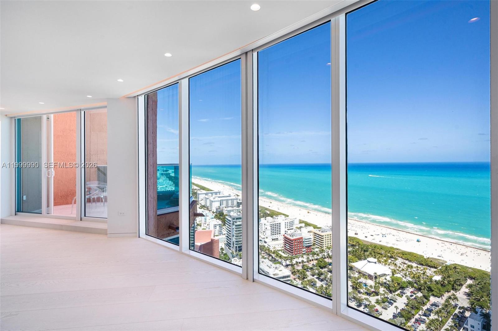 300 S Pointe Dr #PH-5, Miami Beach FL 33139