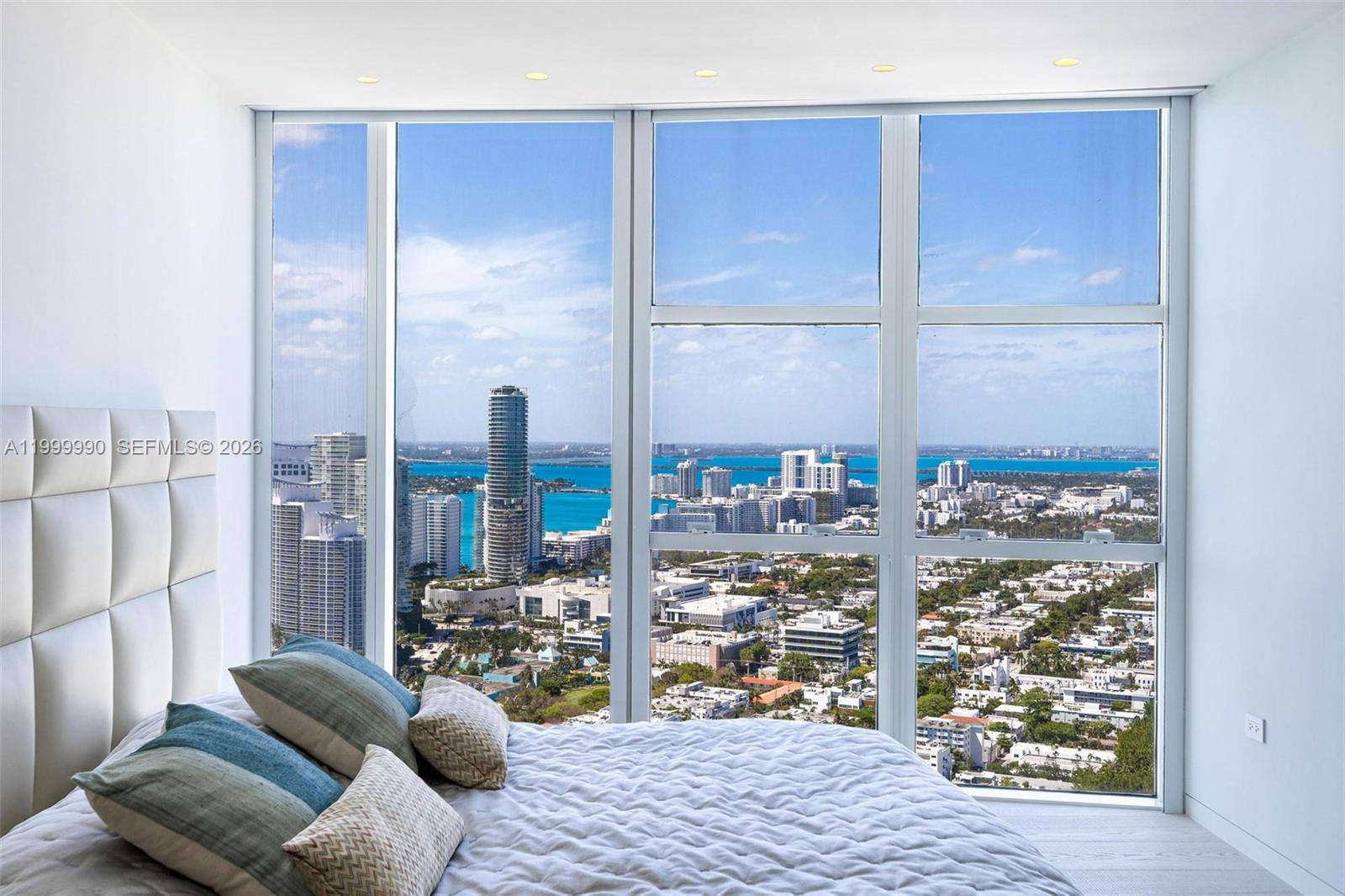 300 S Pointe Dr #PH-5, Miami Beach FL 33139