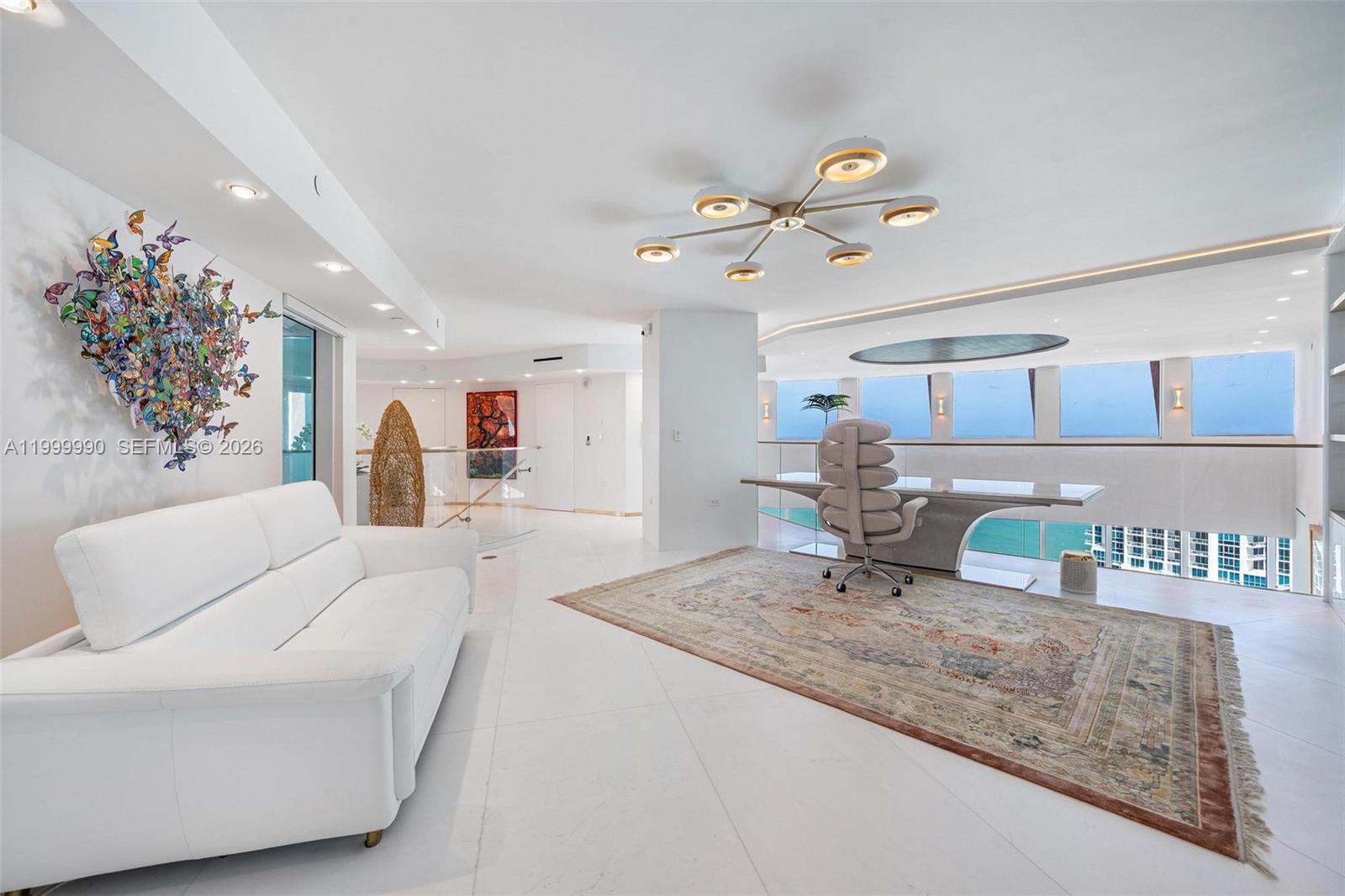 300 S Pointe Dr #PH-5, Miami Beach FL 33139