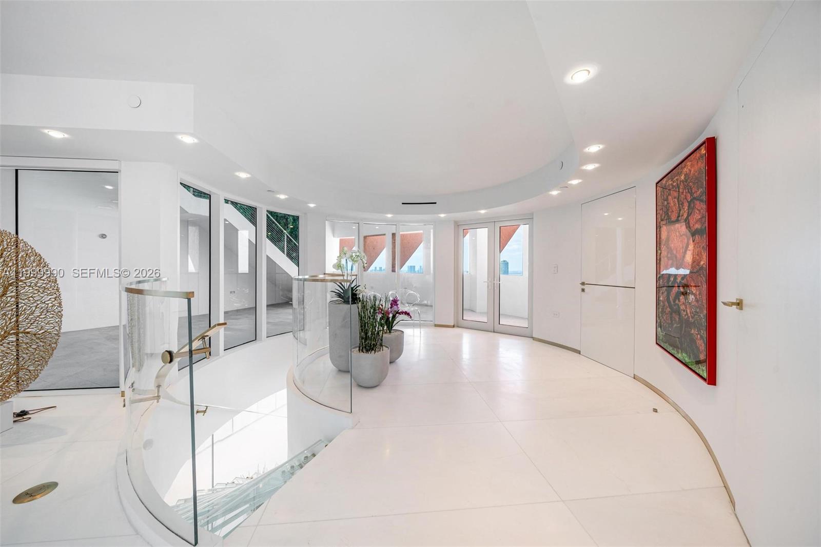 300 S Pointe Dr #PH-5, Miami Beach FL 33139