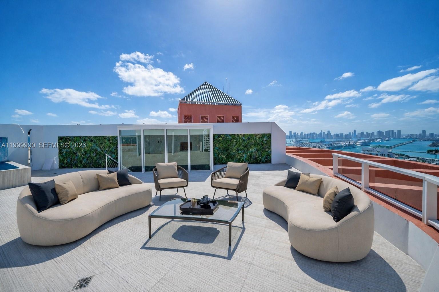 300 S Pointe Dr #PH-5, Miami Beach FL 33139