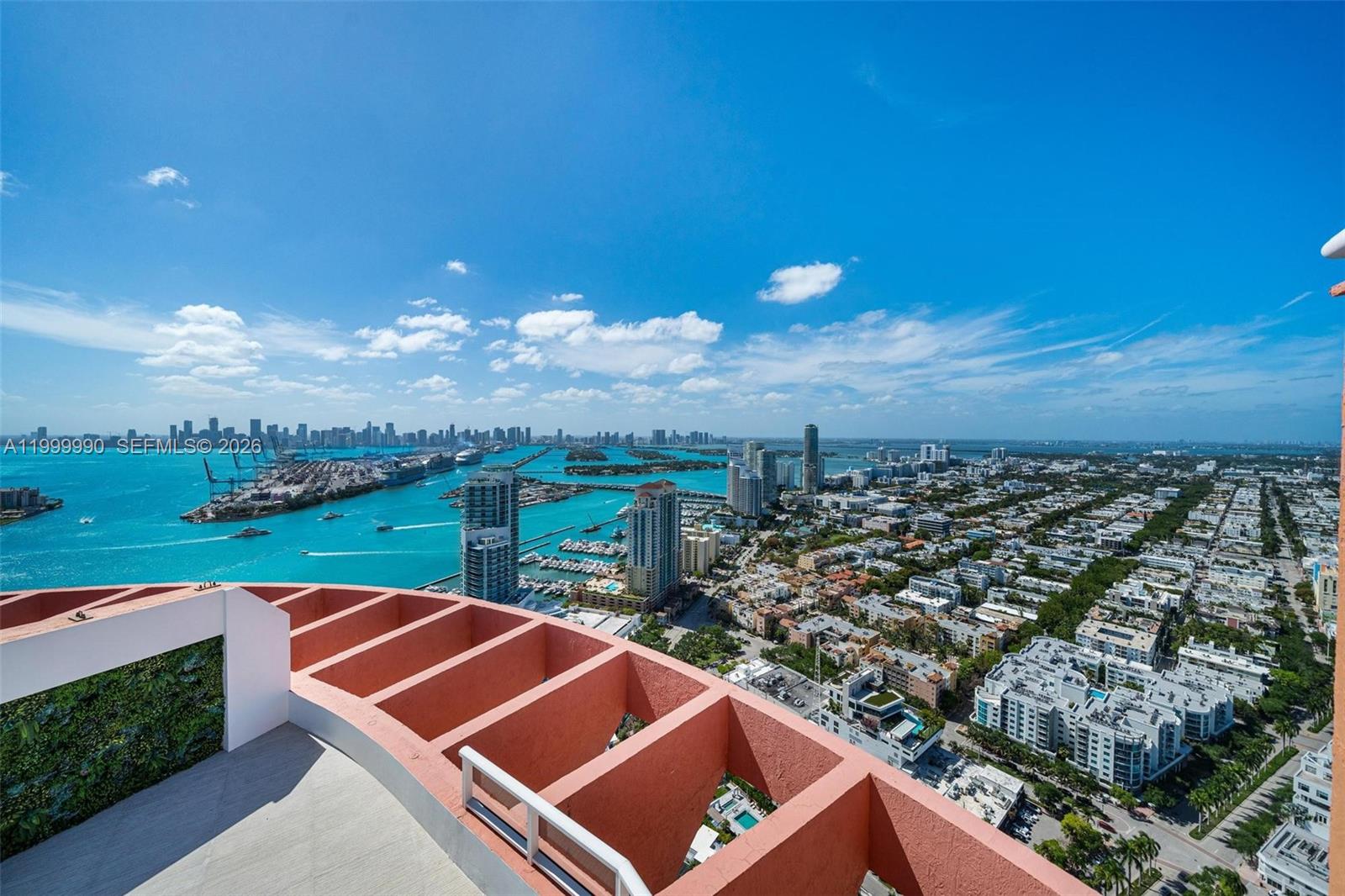 300 S Pointe Dr #PH-5, Miami Beach FL 33139