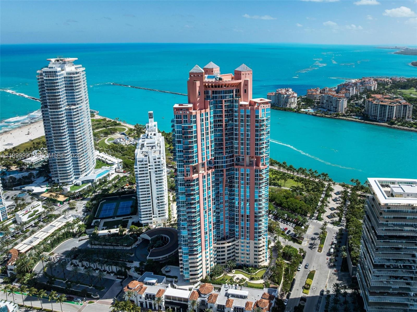 300 S Pointe Dr #PH-5, Miami Beach FL 33139