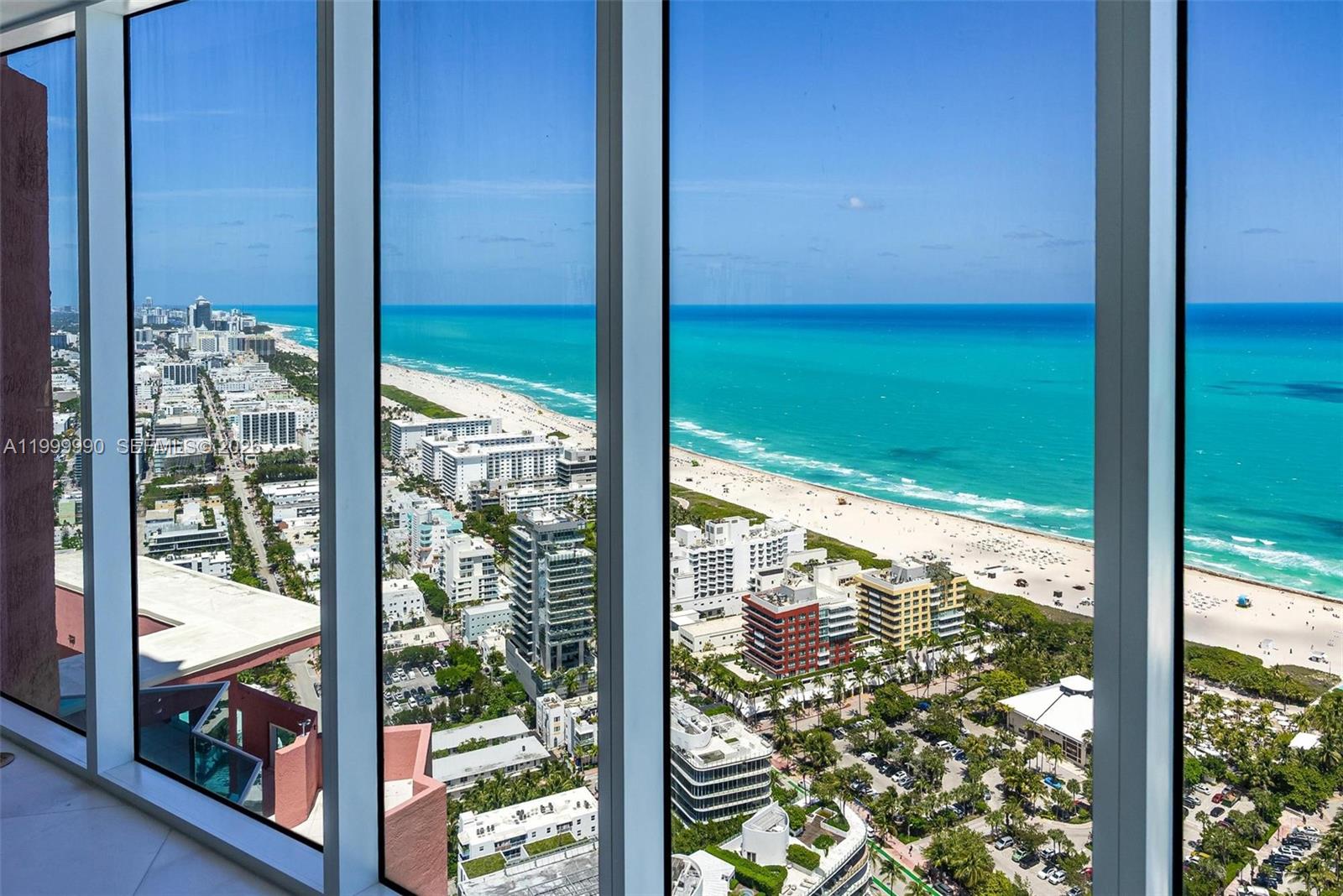 300 S Pointe Dr #PH-5, Miami Beach FL 33139