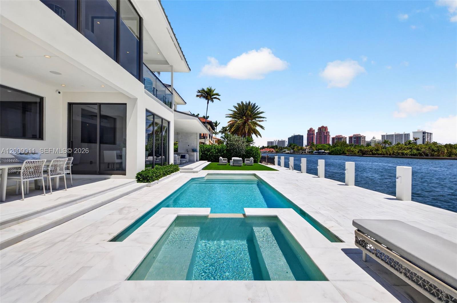 2010 Intracoastal Dr, Fort Lauderdale FL 33305