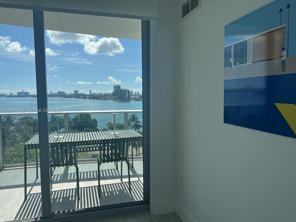 488 NE 18th St #606, Miami FL 33132