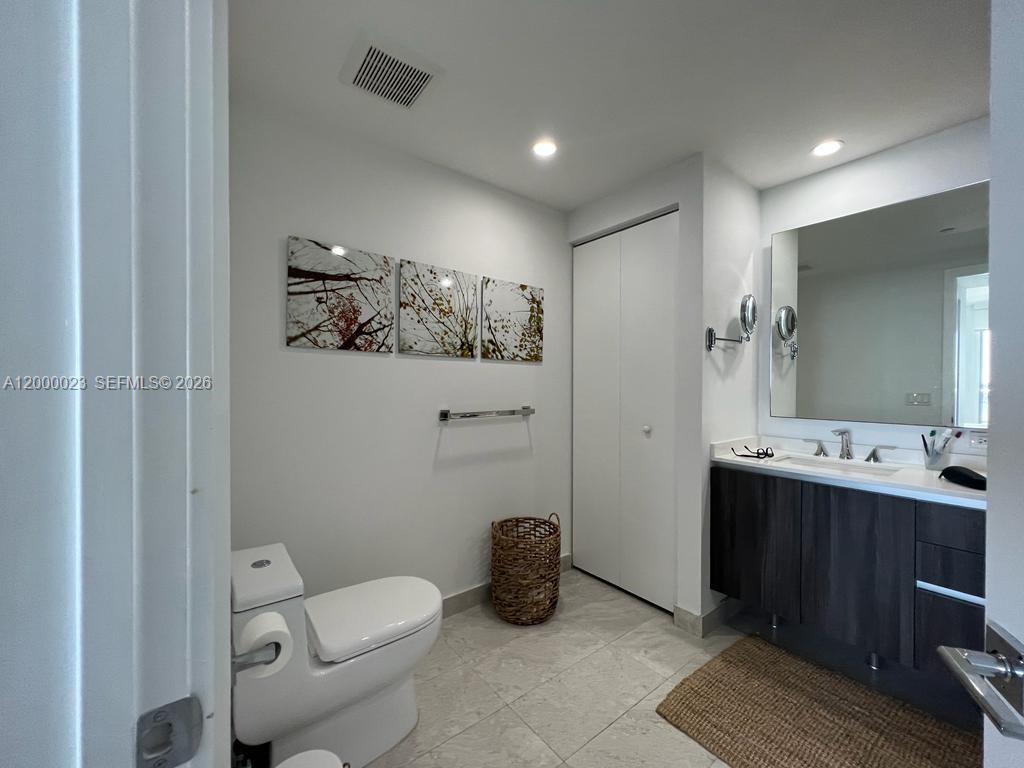 488 NE 18th St #606, Miami FL 33132