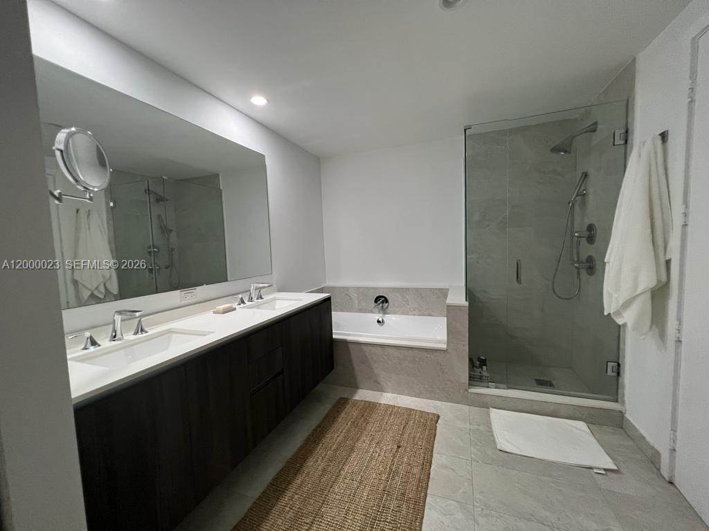 488 NE 18th St #606, Miami FL 33132