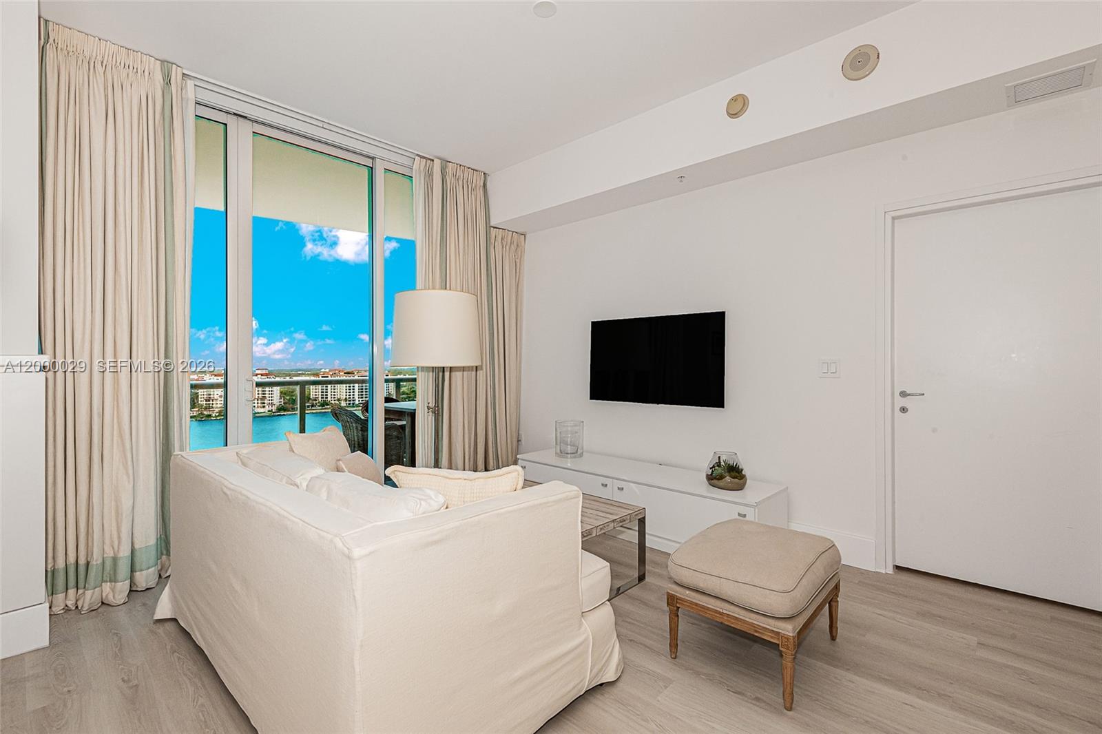 50 S Pointe Dr #1804, Miami Beach FL 33139