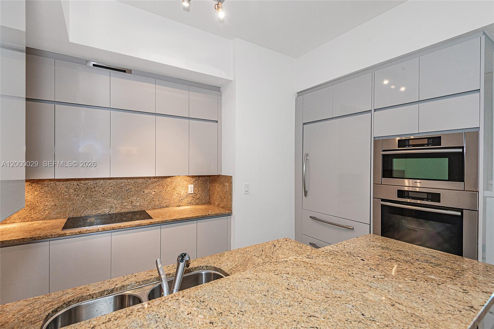 50 S Pointe Dr #1804, Miami Beach FL 33139