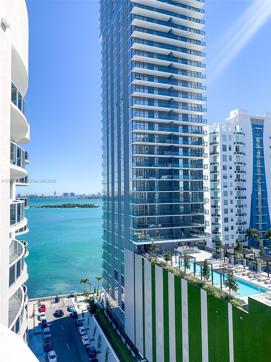601 NE 23rd St #1605, Miami FL 33137