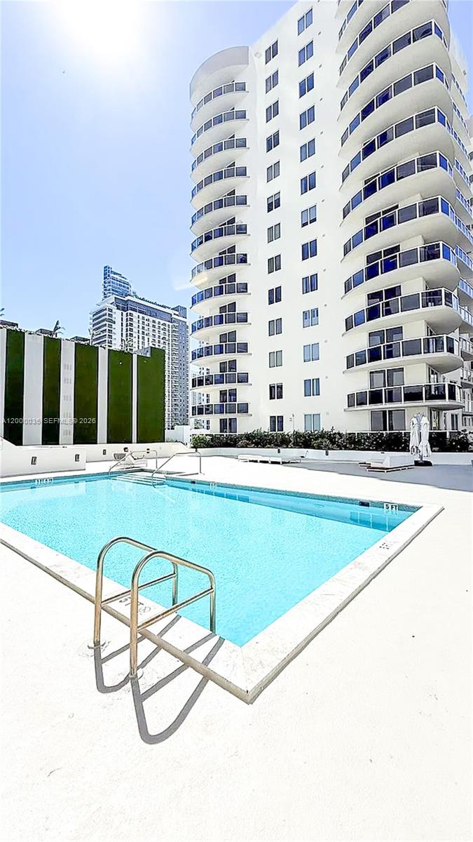 601 NE 23rd St #1605, Miami FL 33137