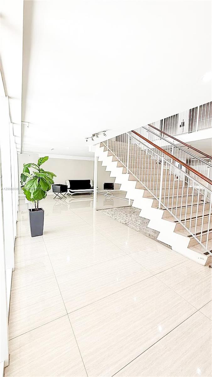 601 NE 23rd St #1605, Miami FL 33137