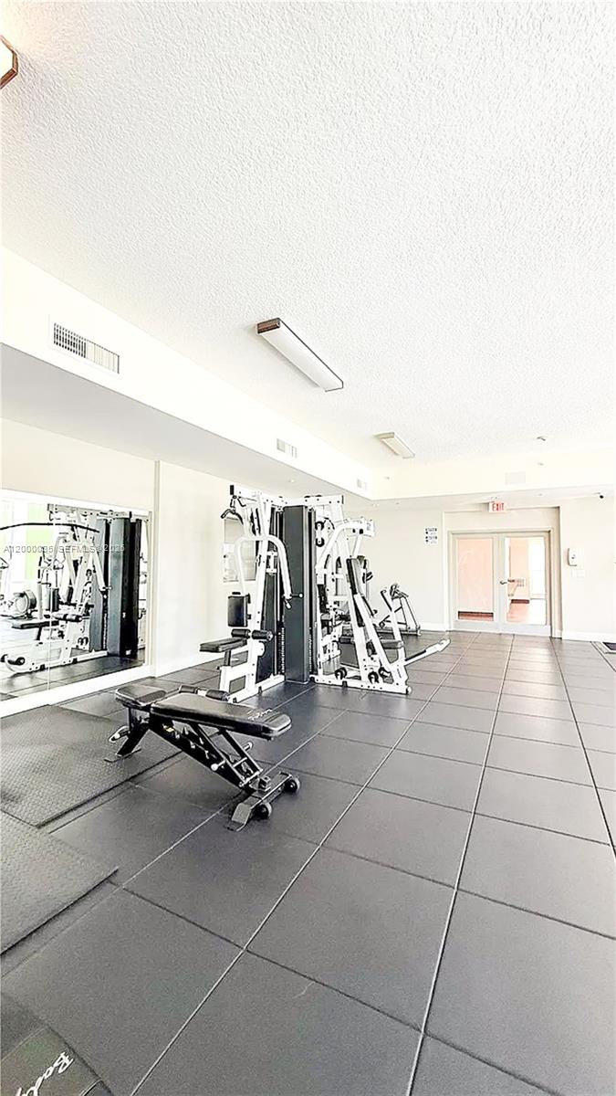 601 NE 23rd St #1605, Miami FL 33137
