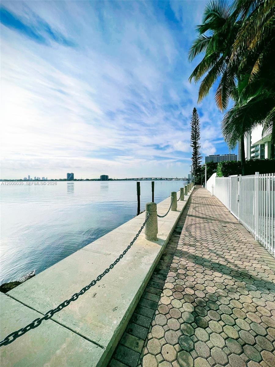 601 NE 23rd St #1605, Miami FL 33137