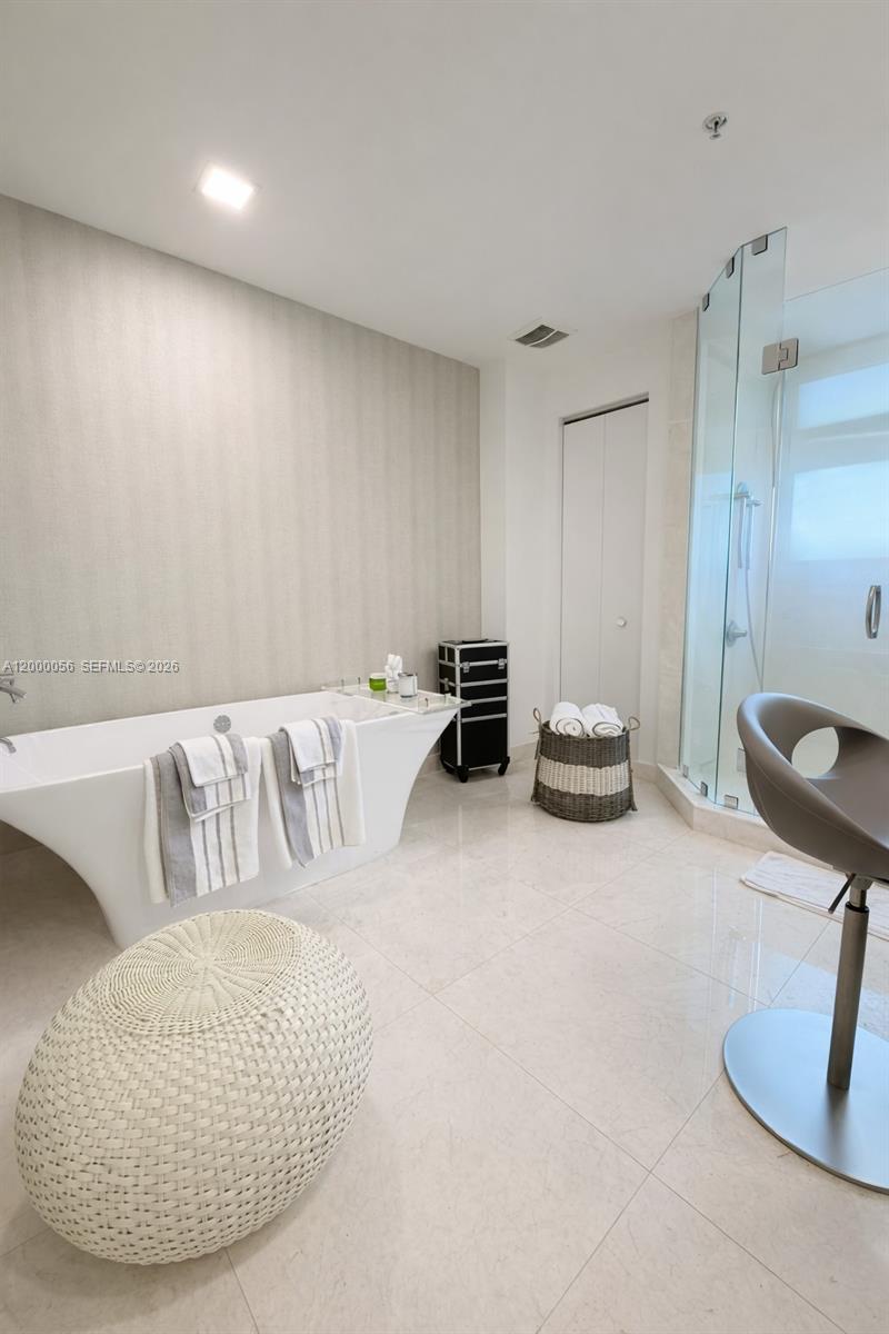 17301 Biscayne Blvd #308, North Miami Beach FL 33160