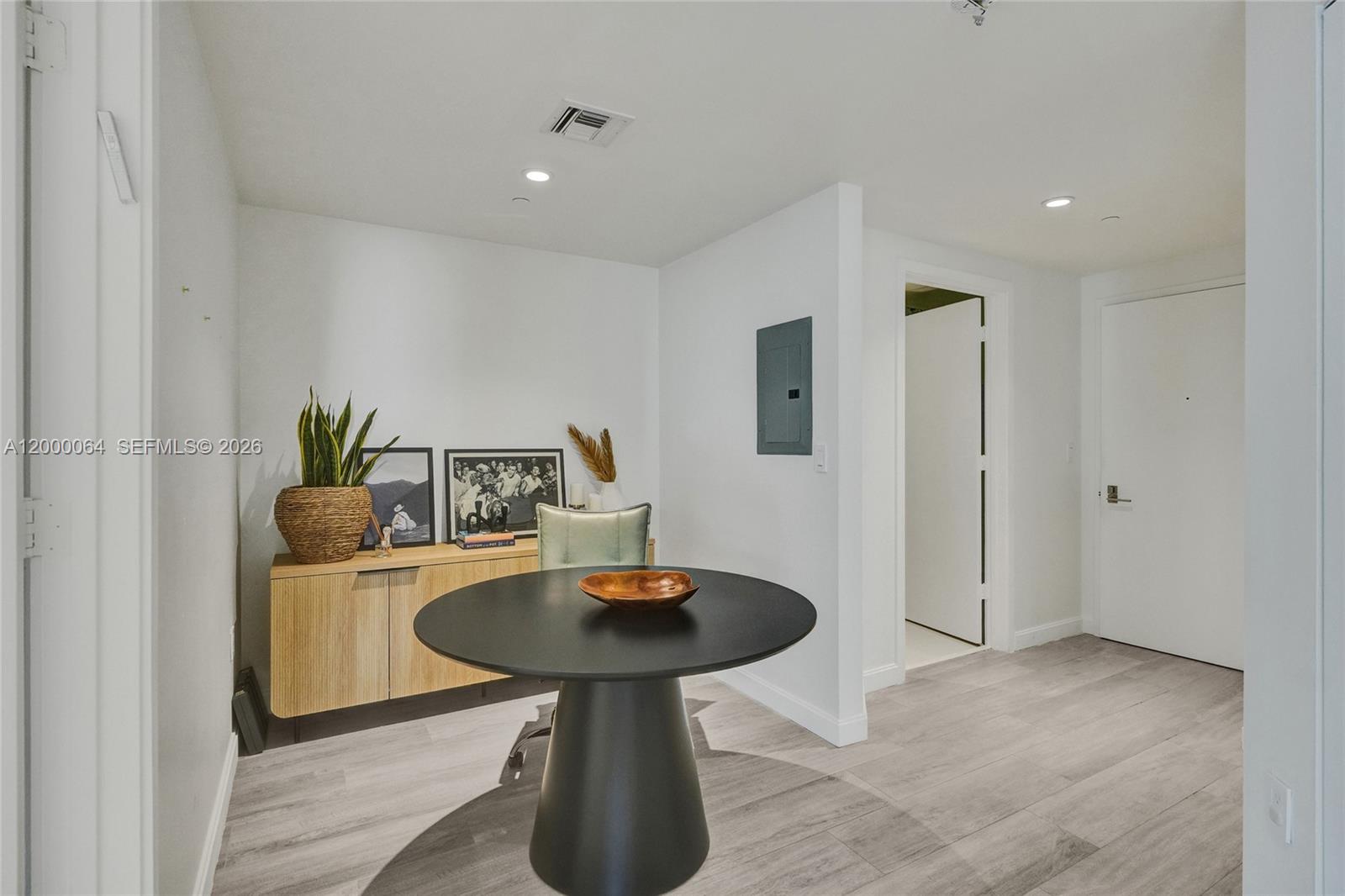 45 SW 9th St #1803, Miami FL 33130