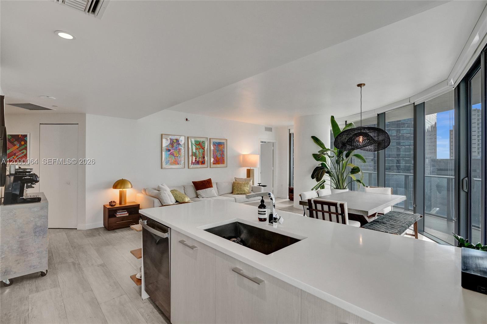 45 SW 9th St #1803, Miami FL 33130