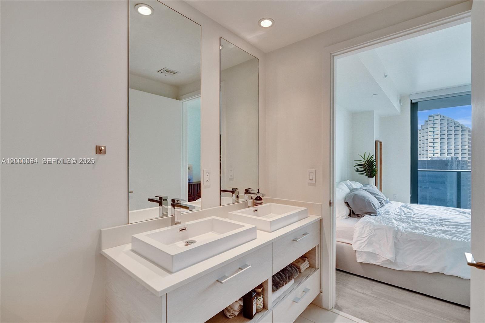 45 SW 9th St #1803, Miami FL 33130
