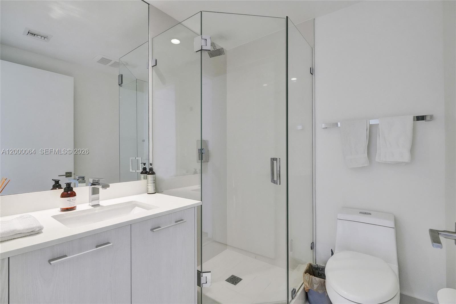 45 SW 9th St #1803, Miami FL 33130
