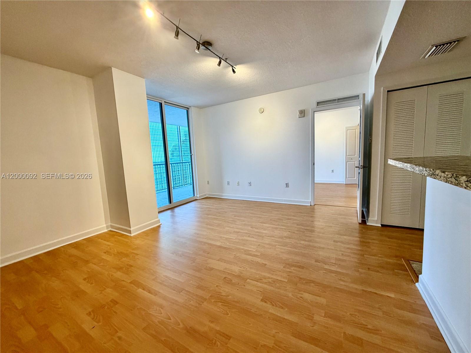 170 SE 14th St #2906, Miami FL 33131