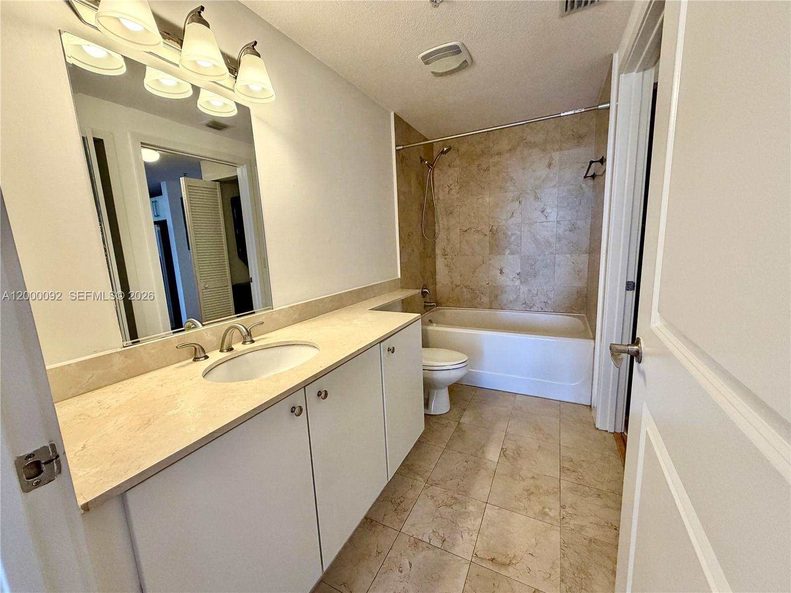 170 SE 14th St #2906, Miami FL 33131