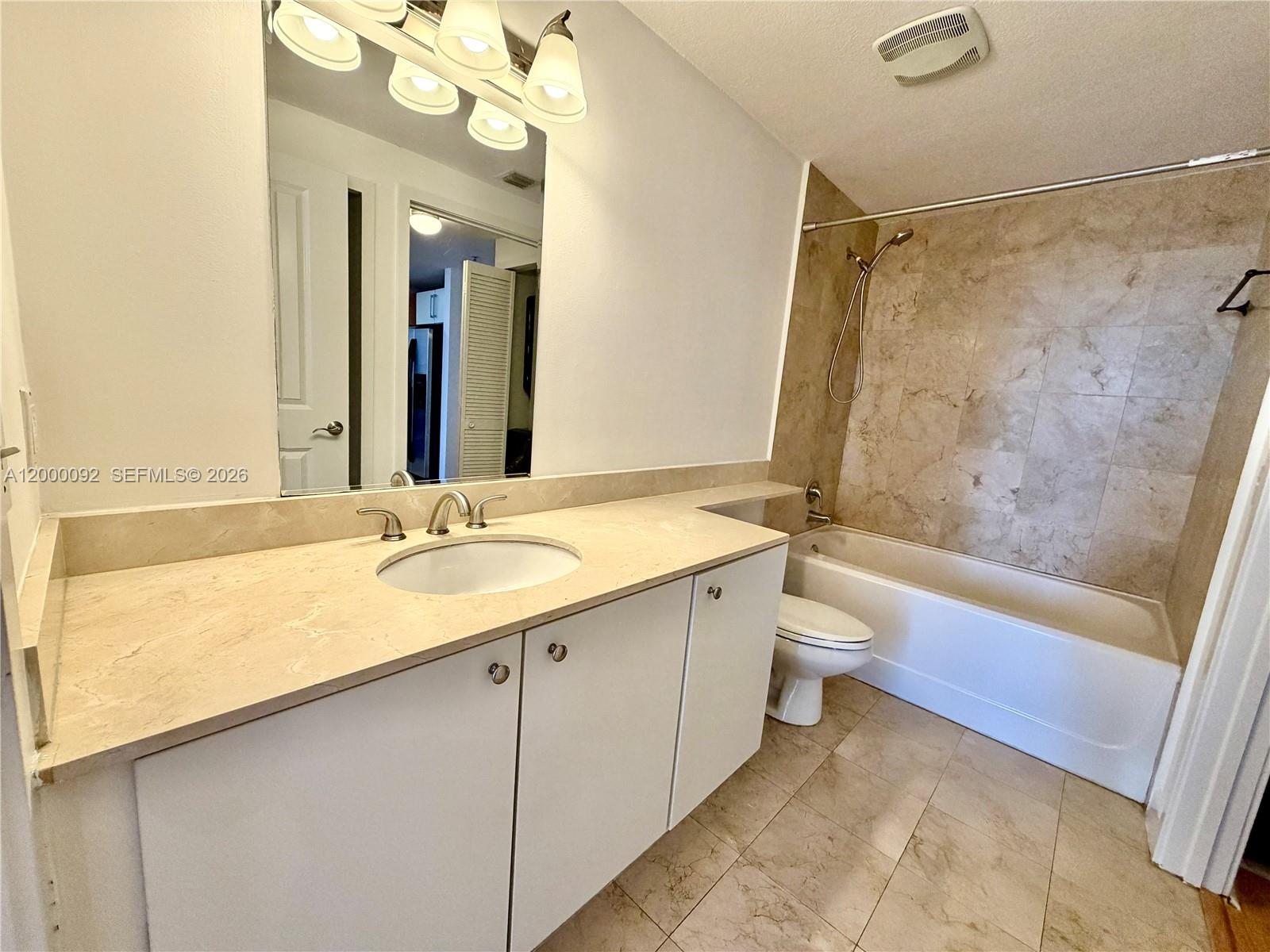 170 SE 14th St #2906, Miami FL 33131