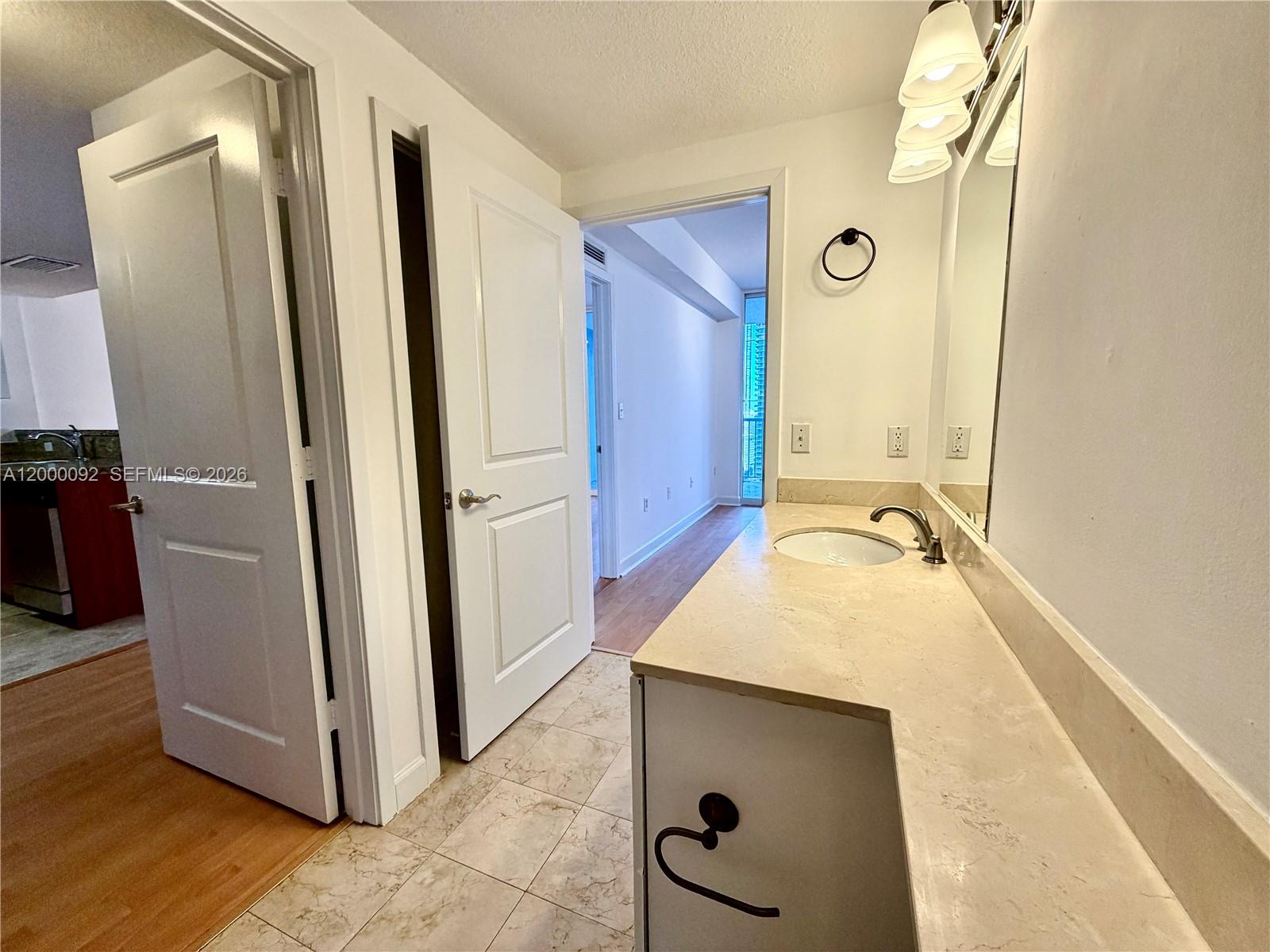 170 SE 14th St #2906, Miami FL 33131