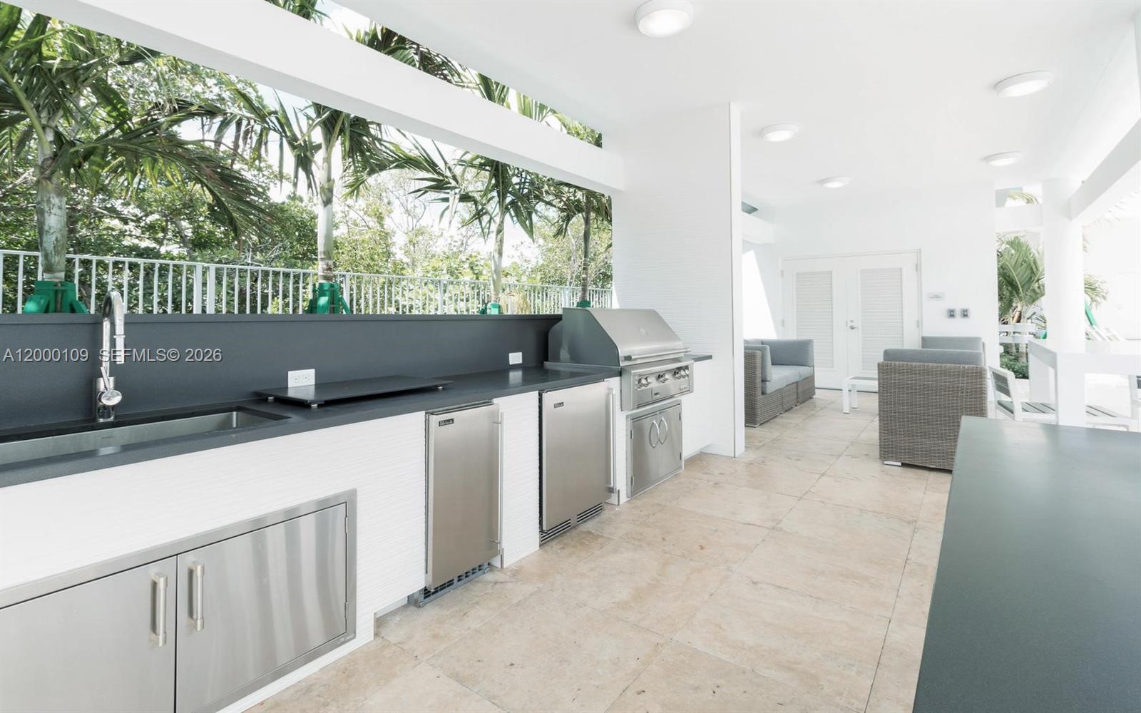 17111 Biscayne Blvd #903, North Miami Beach FL 33160