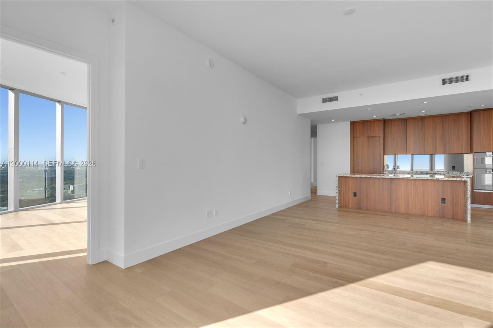 175 SE 25 RD #3003, Miami FL 33129