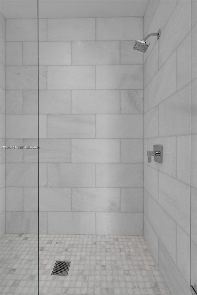 175 SE 25 RD #3003, Miami FL 33129
