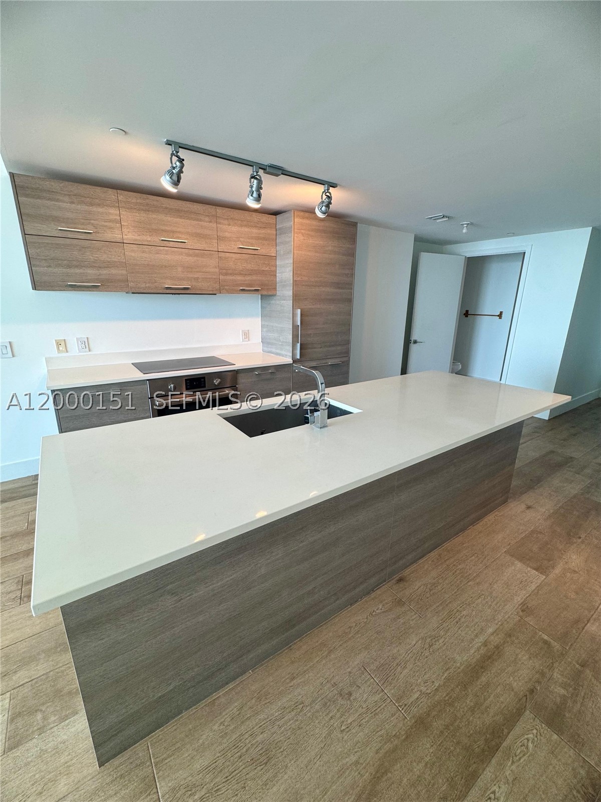 650 NE 32 street #1805, Miami FL 33137