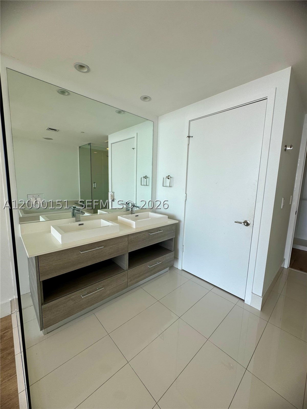 650 NE 32 street #1805, Miami FL 33137