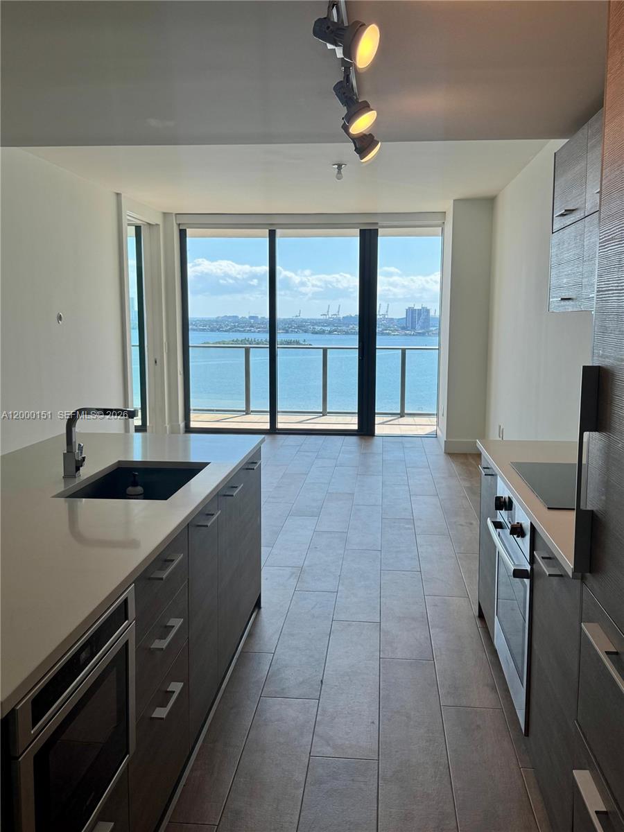 650 NE 32 street #1805, Miami FL 33137