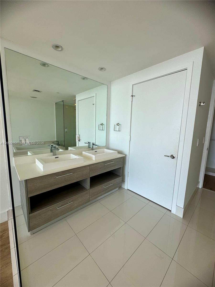 650 NE 32 street #1805, Miami FL 33137