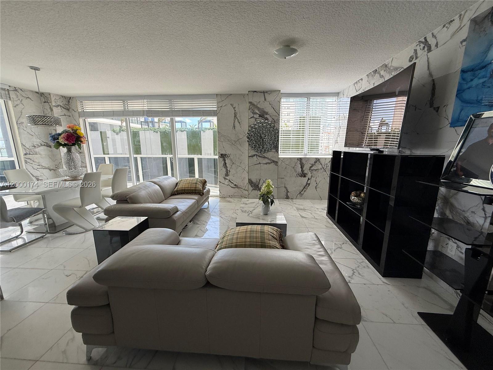601 NE 23rd St #903, Miami FL 33137