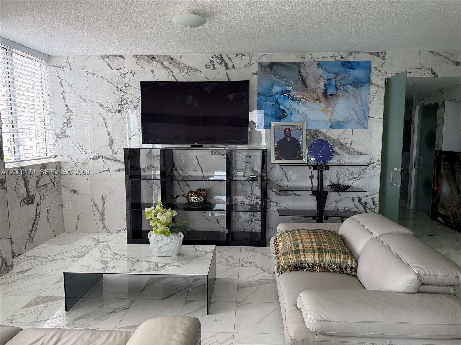 601 NE 23rd St #903, Miami FL 33137